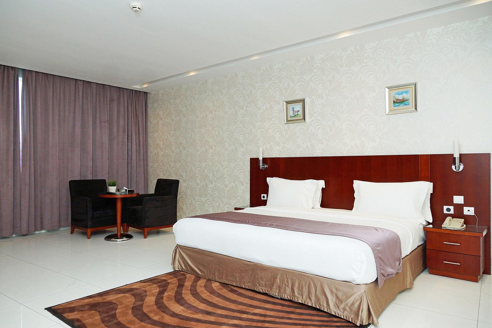 แกรนด์ เมราล โฮเต็ล Hotel อัลโคห์บาร์ ภายนอก รูปภาพ