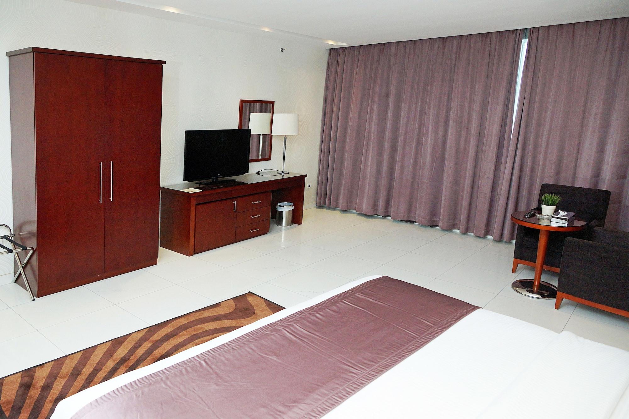 แกรนด์ เมราล โฮเต็ล Hotel อัลโคห์บาร์ ภายนอก รูปภาพ