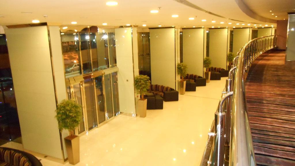 แกรนด์ เมราล โฮเต็ล Hotel อัลโคห์บาร์ ภายนอก รูปภาพ