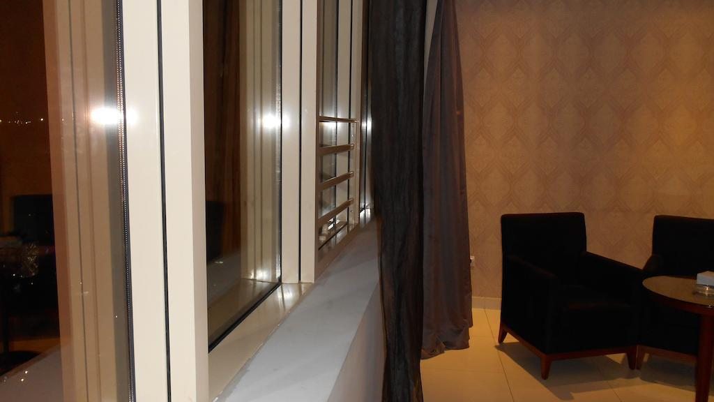 แกรนด์ เมราล โฮเต็ล Hotel อัลโคห์บาร์ ภายนอก รูปภาพ