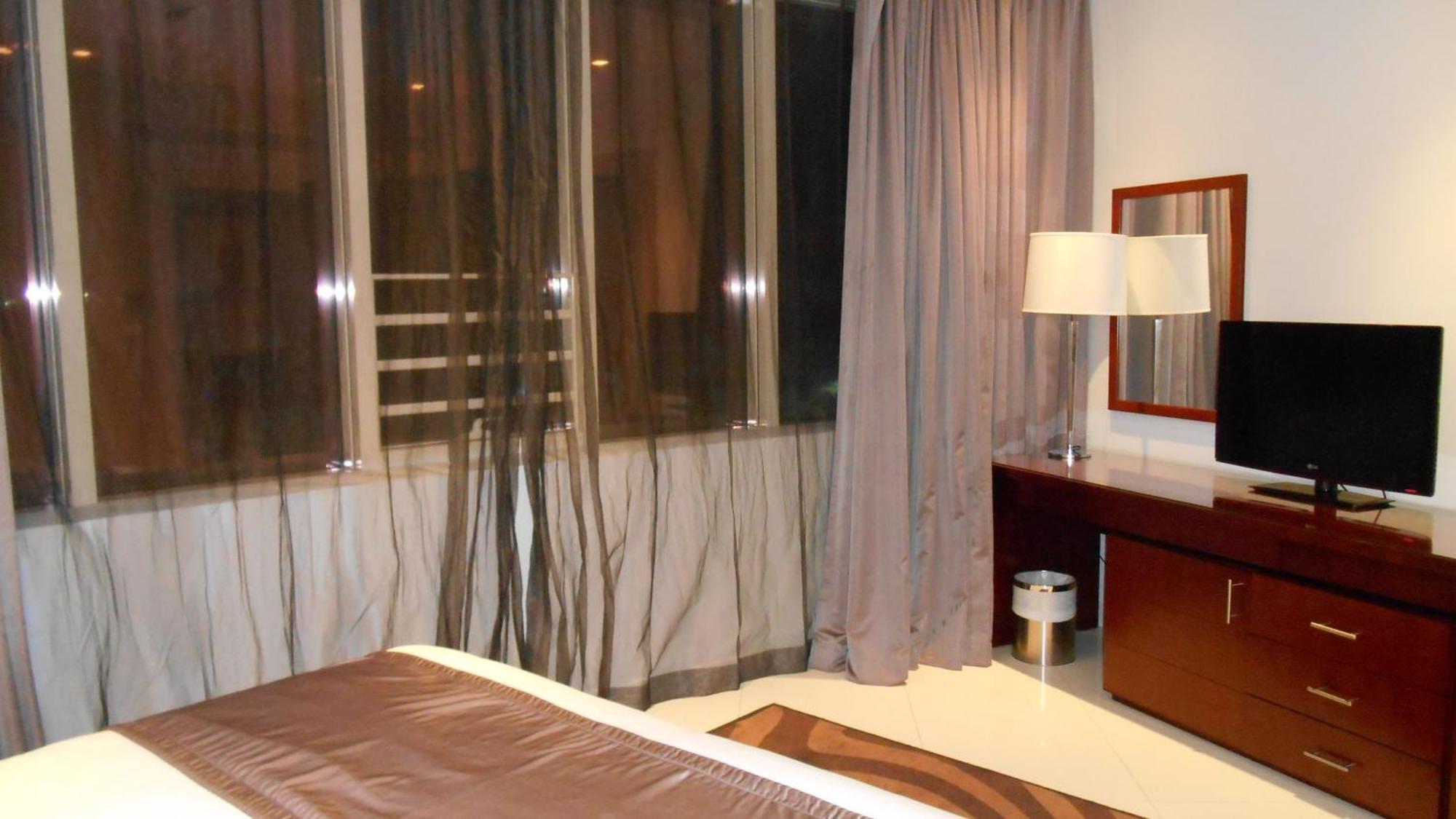 แกรนด์ เมราล โฮเต็ล Hotel อัลโคห์บาร์ ภายนอก รูปภาพ